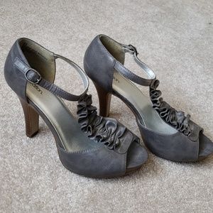 Gray Heels